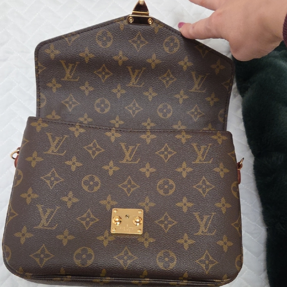 Authentic Louis Vuitton Metis Monogram Crossbody Bag EUC - Picture 9 of 16